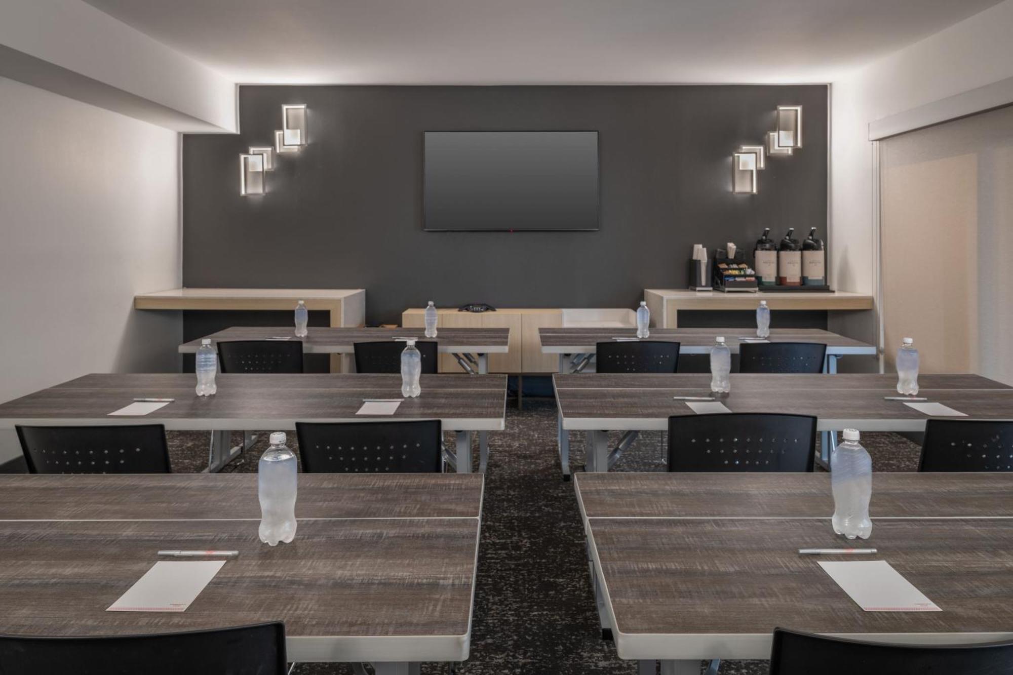 Towneplace Suites By Marriott Tampa Clearwater Exterior foto